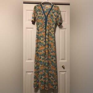 MELLODAY Multi Colour Floral Print Dress. Size Medium